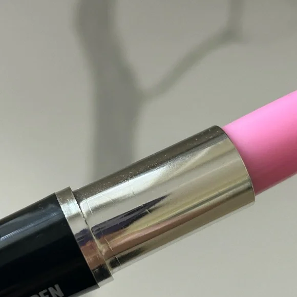 Steve Madden Pink Lipstick Shaped Ink Pen from 2013 (writes in blue ink) - Picture 8 of 10